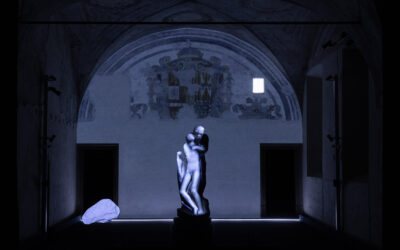“Mother” di Robert Wilson illumina la Pietà Rondanini al Salone del Mobile 2025 con luce e musica